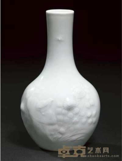 Yongzheng A pale celadon glazed bottle vase 